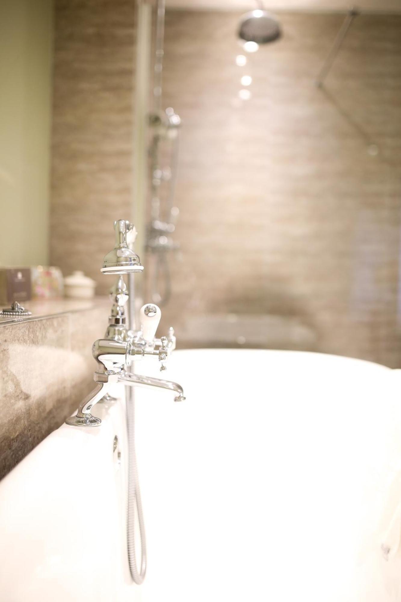 Cuckfield Ockenden Manor Hotel & Spa חדר תמונה